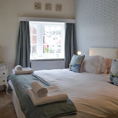 Esplanade Crescent * Скарборо