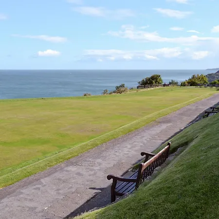 Дом отдыха Esplanade Crescent *