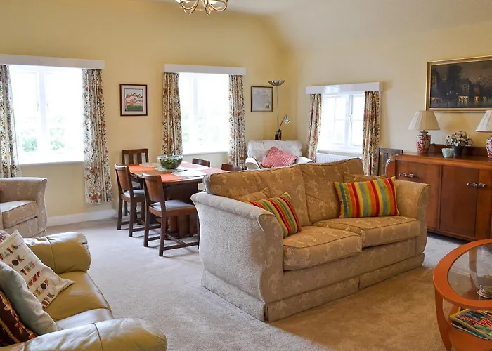 Esplanade Crescent *